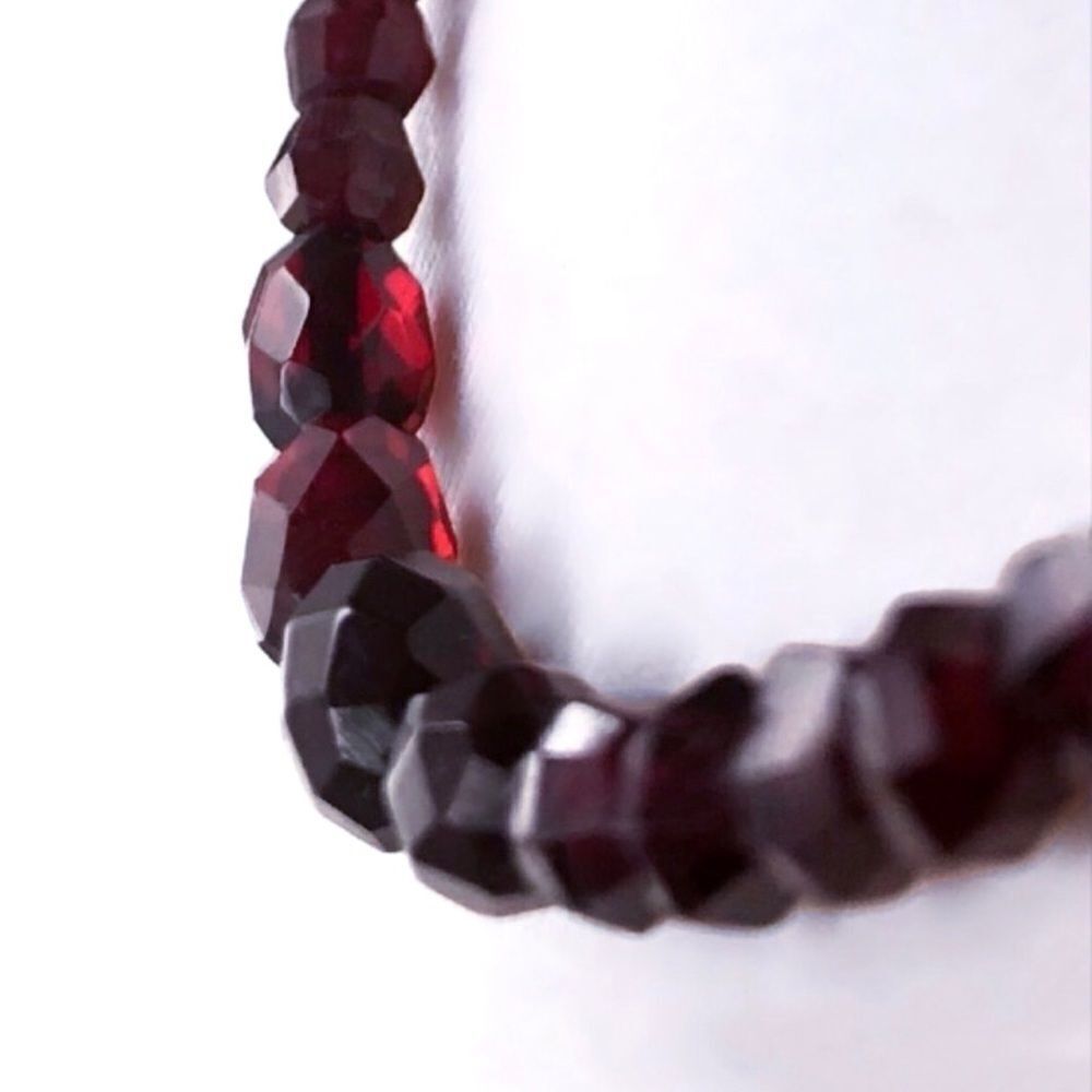 14k Gold Garnet Necklace w/ Trailing Garnet Strand NWOT